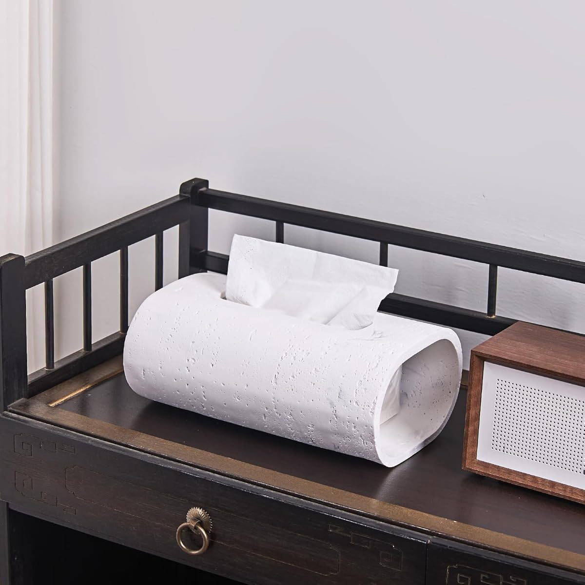 Tissue Box Holder - Modern Minimalist Bathroom & Living Room Decor, Elegant Tissue Dispenser for Kitchen, Bedroom, Office - Durable Plastic Construction, Compatible with Standard Tissues - Decorative Organizer for Home or Commercial Spaces, Sophisticated
